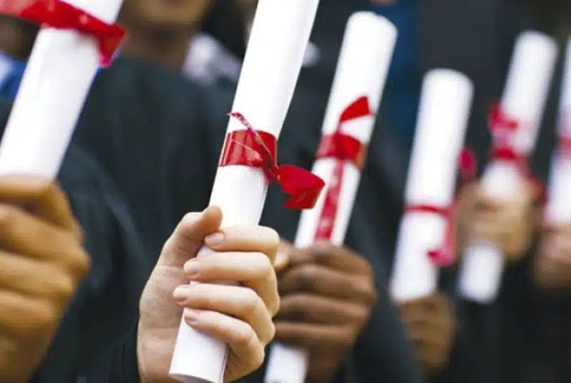 Kupovinom diploma na privatnim fakultetima dolaze do javnih funkcija