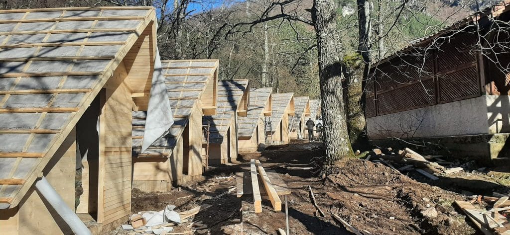 U kampu Odreda "Neretva" Konjic se postavljaju kućice za proširenje smještajnih kapaciteta U kampu Odreda "Neretva" Konjic se postavljaju kućice za proširenje smještajnih kapaciteta