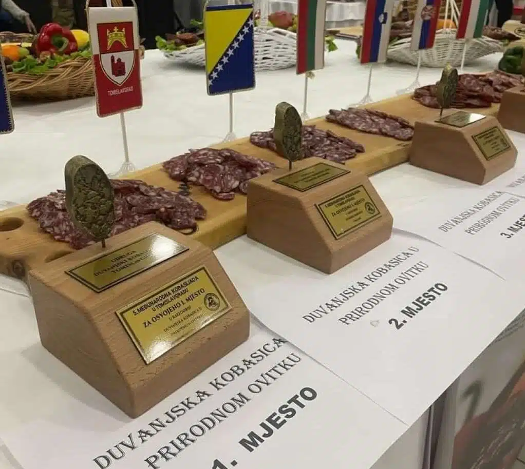 Održana 5. međunarodna kobasijada: Duvanjski kobasičari okupili čak 170 natjecatelja, Slovenci pobrali zlatna odličja za salame