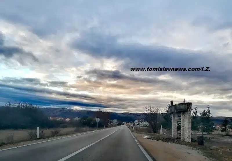 DOBRO vam umjereno oblačno jutro iz Tomislavgrada!