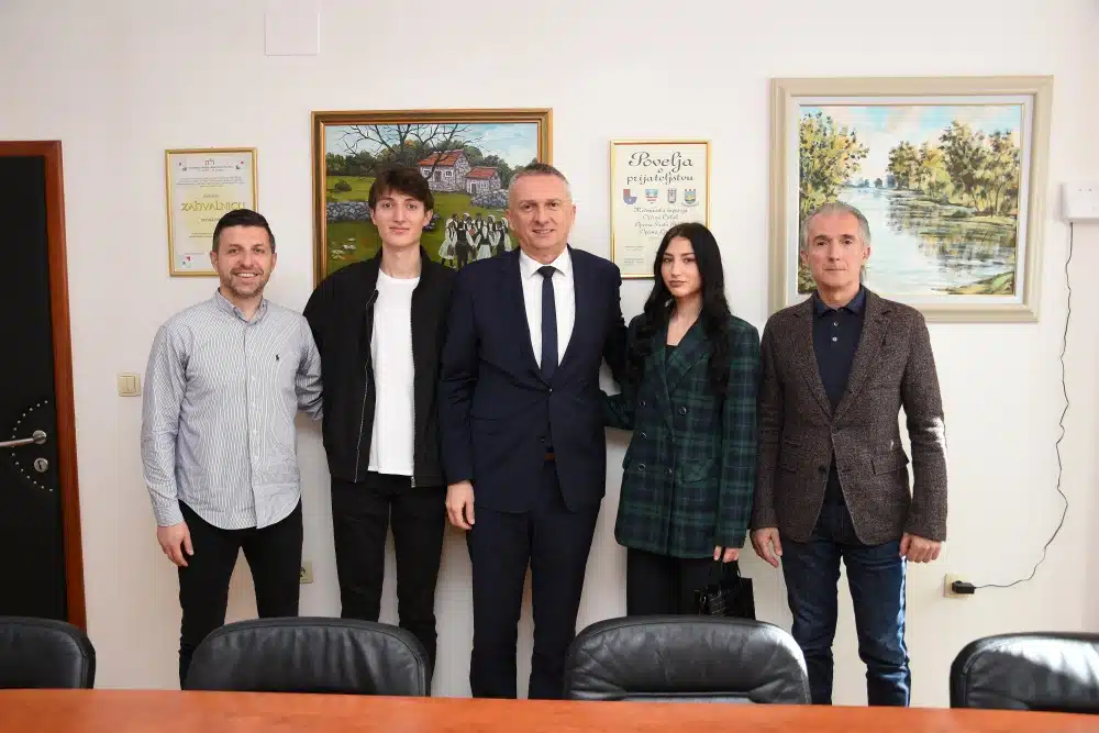 Seniorski prvak Balkana i juniorska viceprvakinja Balkana kod načelnika Radišića