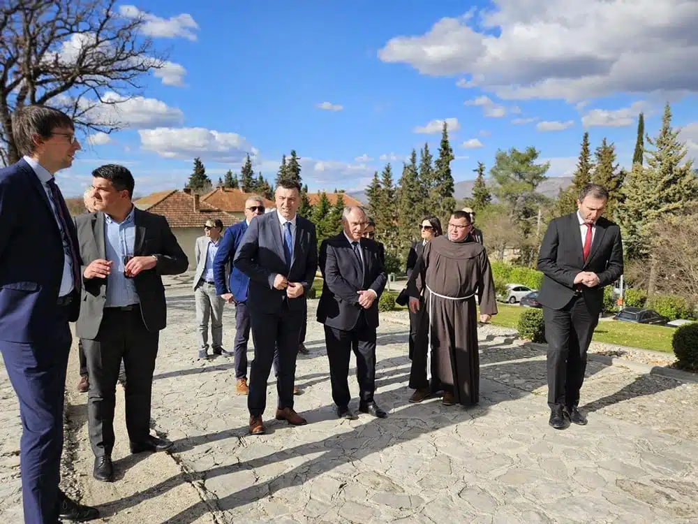 Splitsko-dalmatinski župan u posjetu Drinovcima