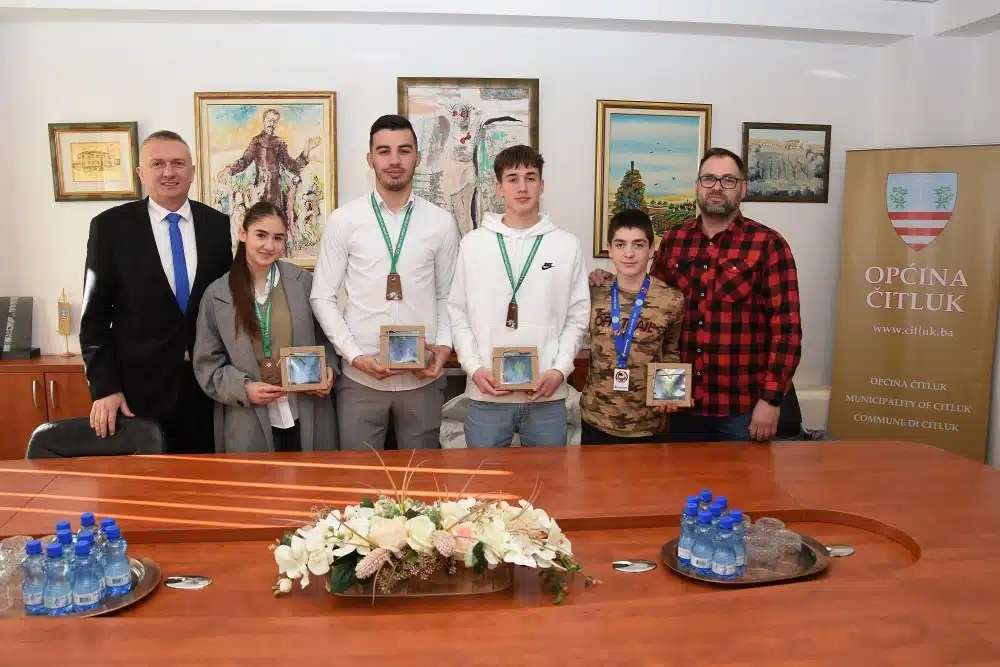 Načelnik Radišić ugostio mlade karatiste