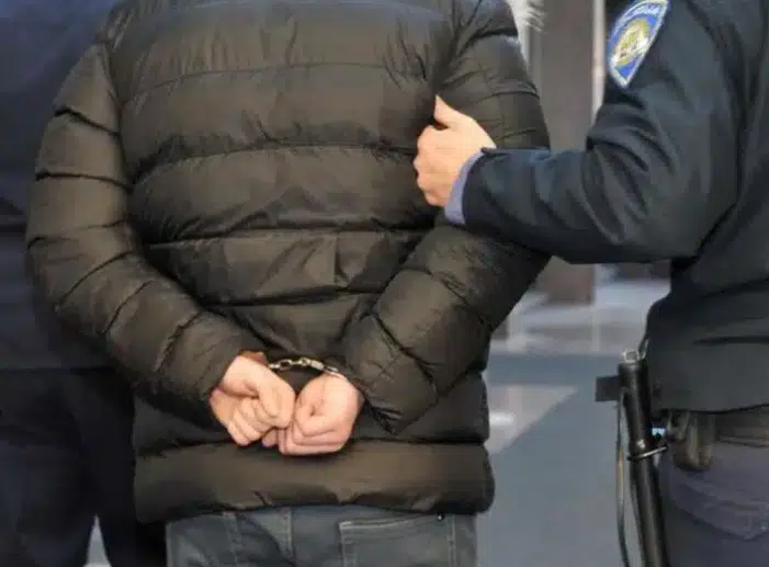 Tužiteljstvo predložilo pritvor za dvojac koji je napao policajce u Livnu
