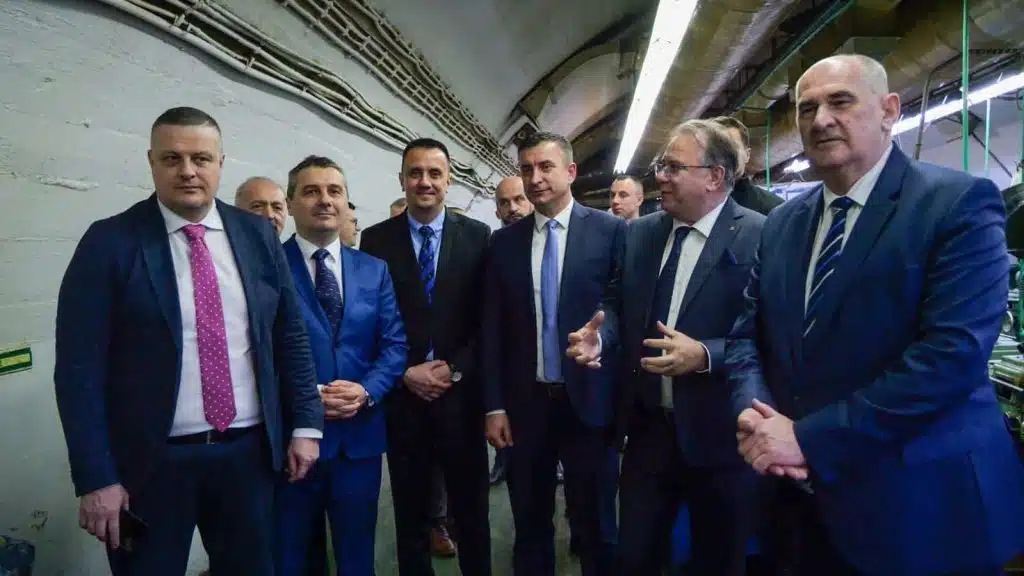 Premijer Nikšić s delegacijom Vlade FBiH u posjeti preduzeću „Igman“ u Konjicu: Namjenska industrija je okosnica razvoja