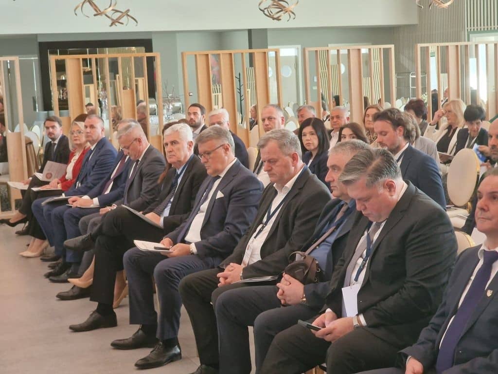 FOTO | Udruga ”Prsten” održala Skupštinu u ‘Presidentu’; Svjetlan Stanić izabran za predsjednika