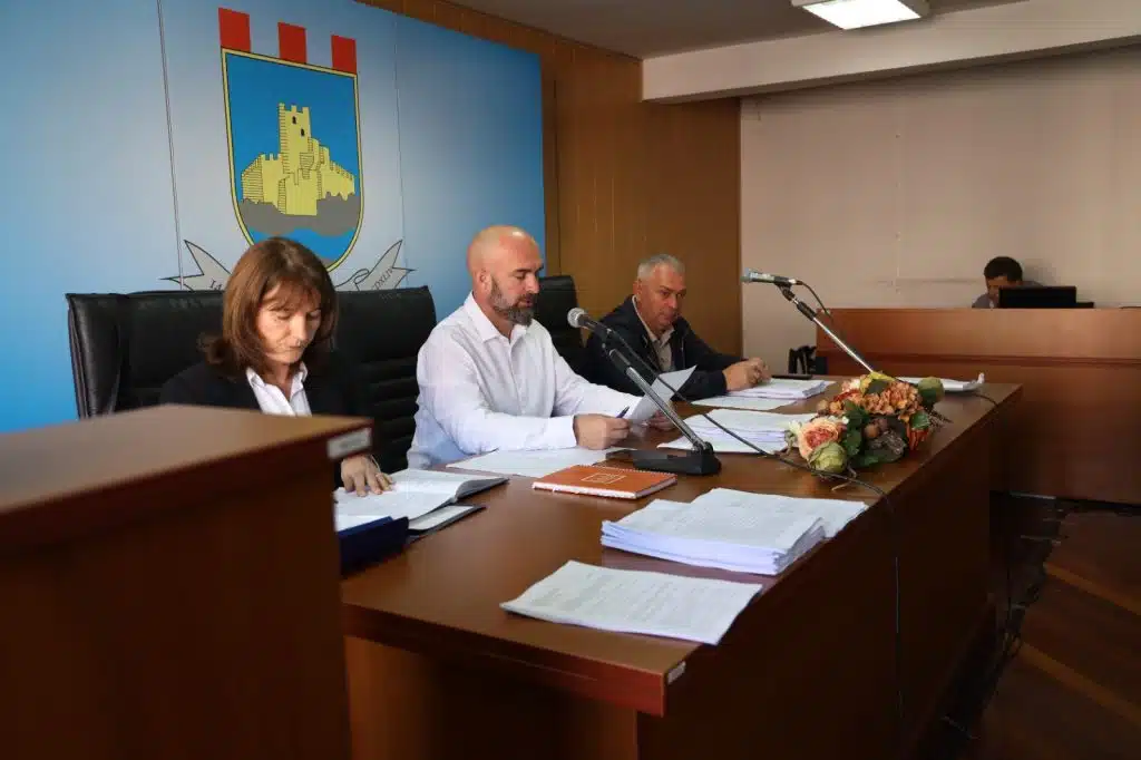 Maturantima po 300 KM potpore i podmirenje troškova maturalne zabave