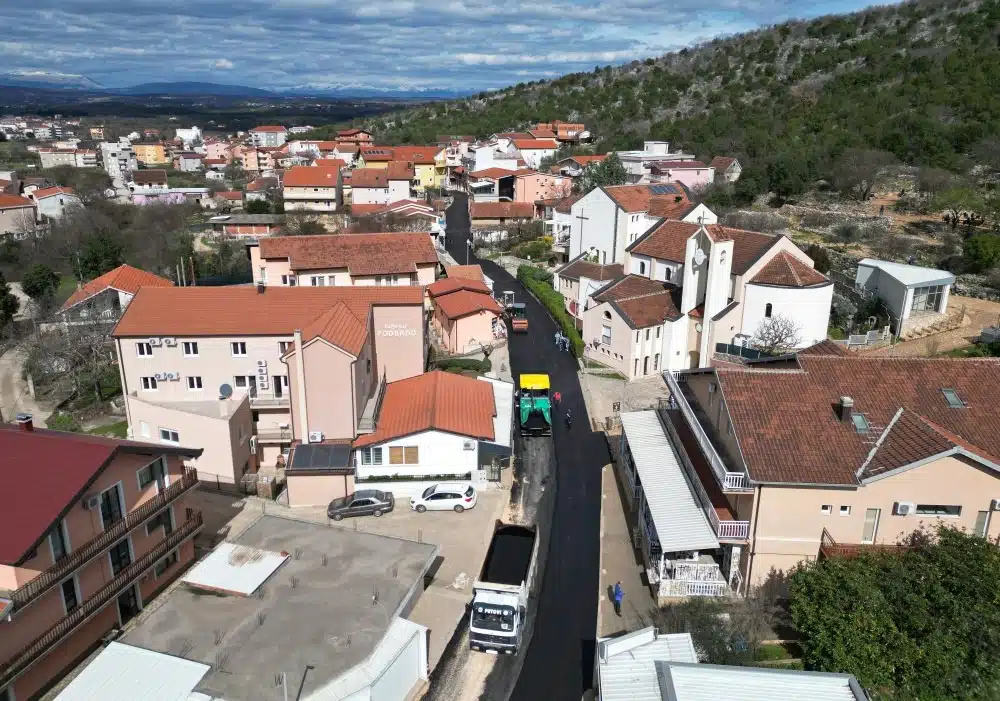 Uređene prometnice u središtima Bijakovića i Međugorja