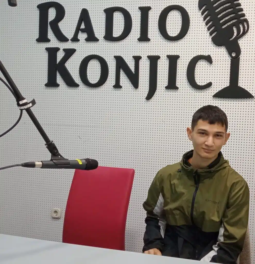 Dino Ahmetović: Poliglota iz Čelebića