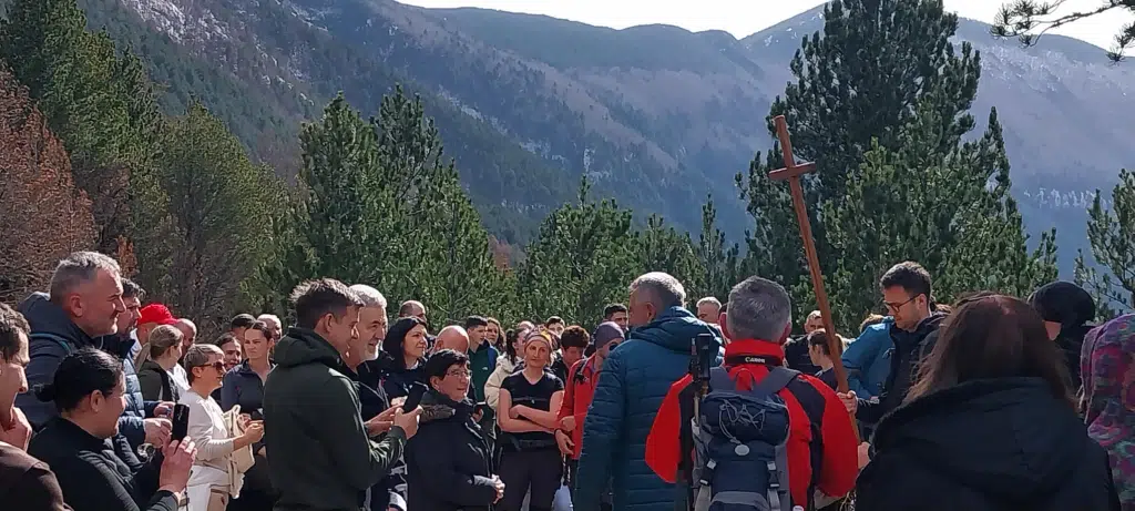 Blidinje/Masna Luka: Brojni vjernici sudjeluje u Putu križa (foto)
