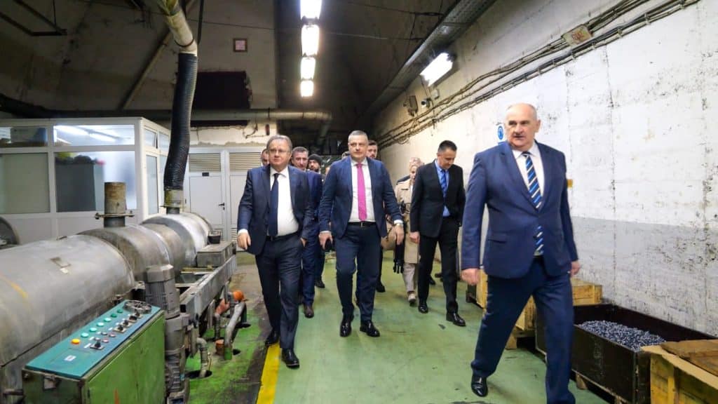 Premijer Nikšić s delegacijom Vlade FBiH u posjeti preduzeću „Igman“ u Konjicu: Namjenska industrija je okosnica razvoja