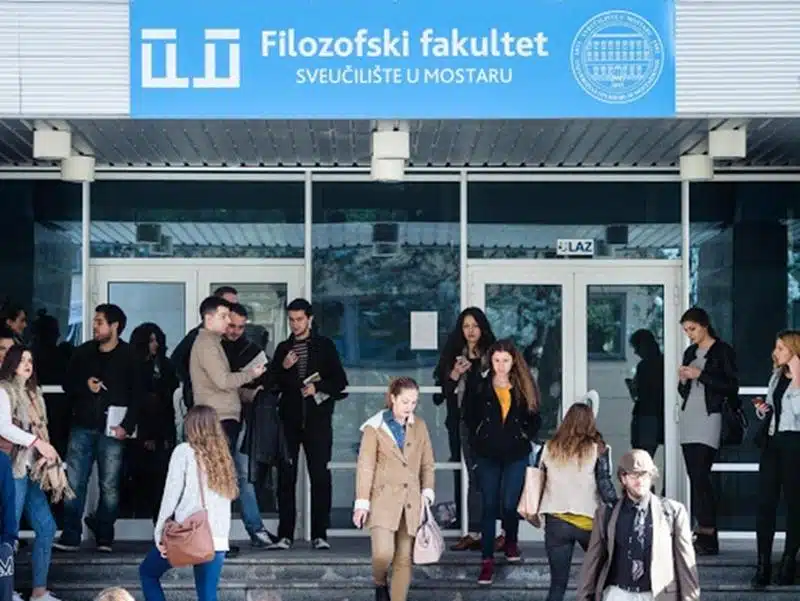 U FBiH broj upisanih studenata manji za 6,1 posto, diplomiranih za 10,6 posto