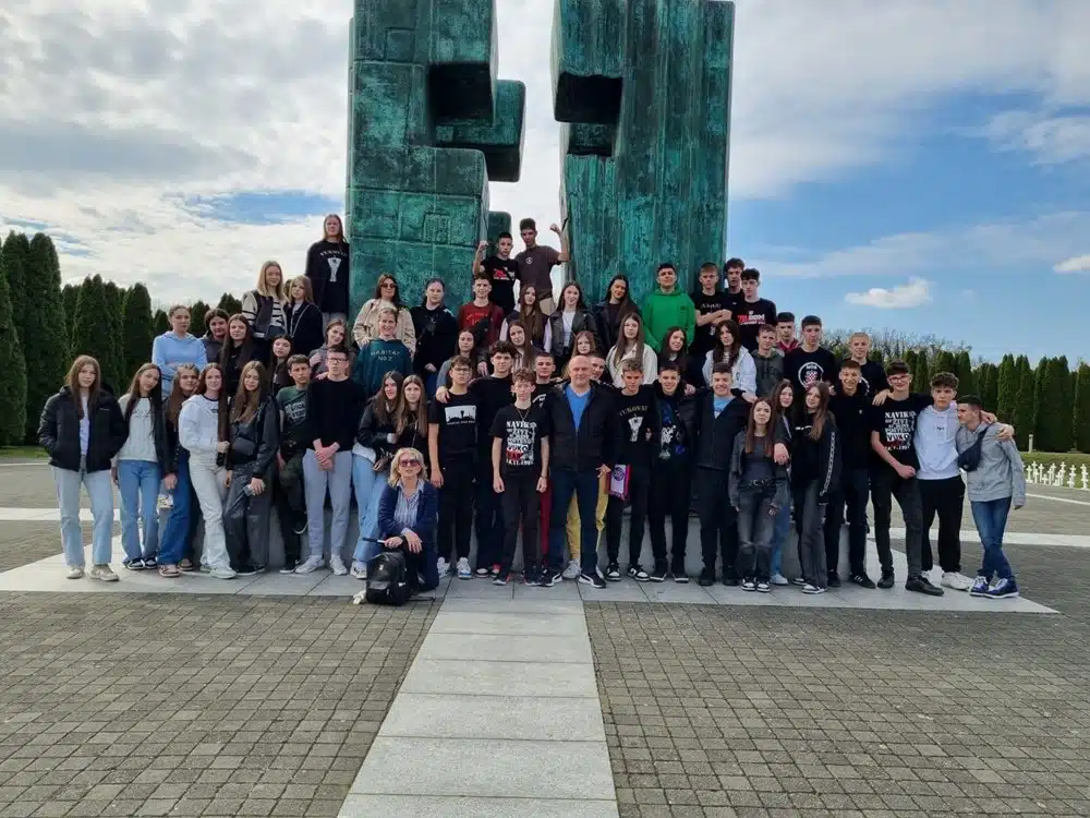 Učenici završnih razreda iz Brotnja posjetili Vukovar