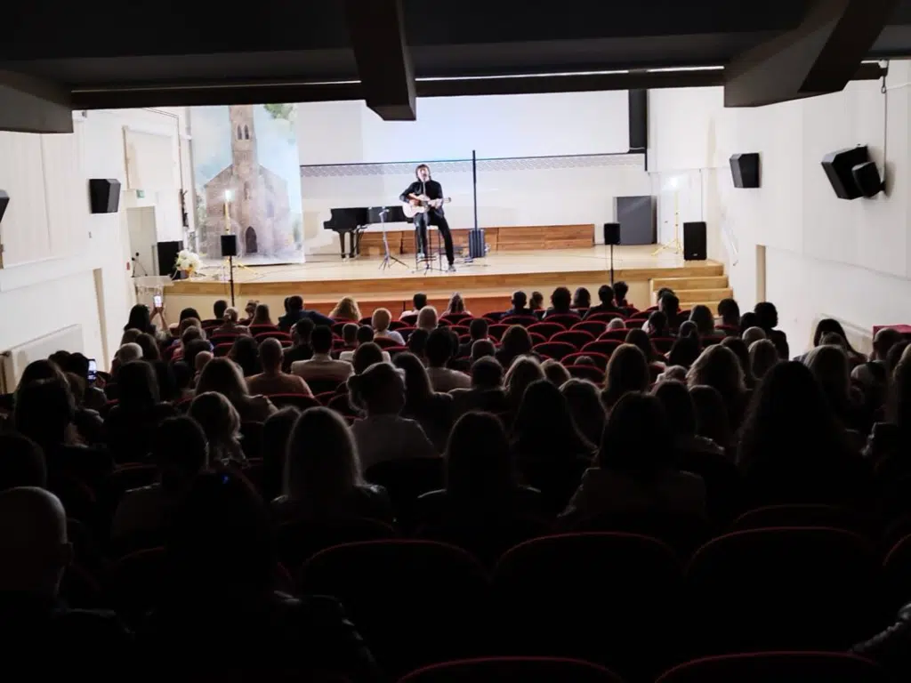 Stijepo Gleđ Markos održao koncert duhovne glazbe u Posušju