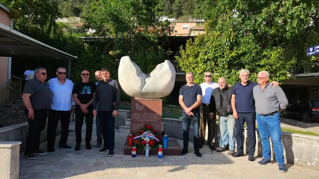 FOTO/VIDEO | Pripadnici Rogova obilježili 32. obljetnicu osnutka