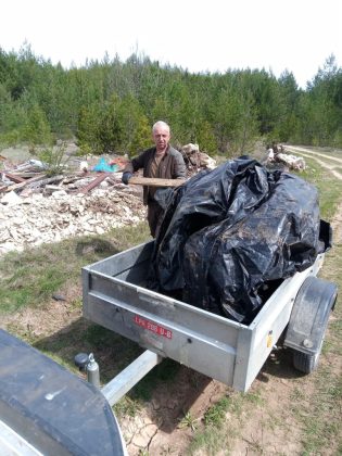 Naši šumari danima odvozili smeće i uklanjali deponije iz Vrana i Kologaja! (foto)