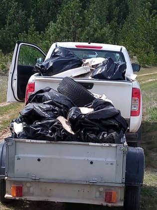 Naši šumari danima odvozili smeće i uklanjali deponije iz Vrana i Kologaja! (foto)