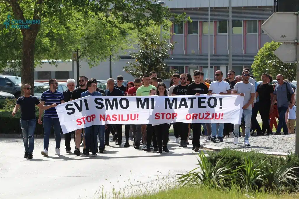 FOTO | Solidarnost na djelu: U Čapljini održana prosvjedna šetnja za Matea