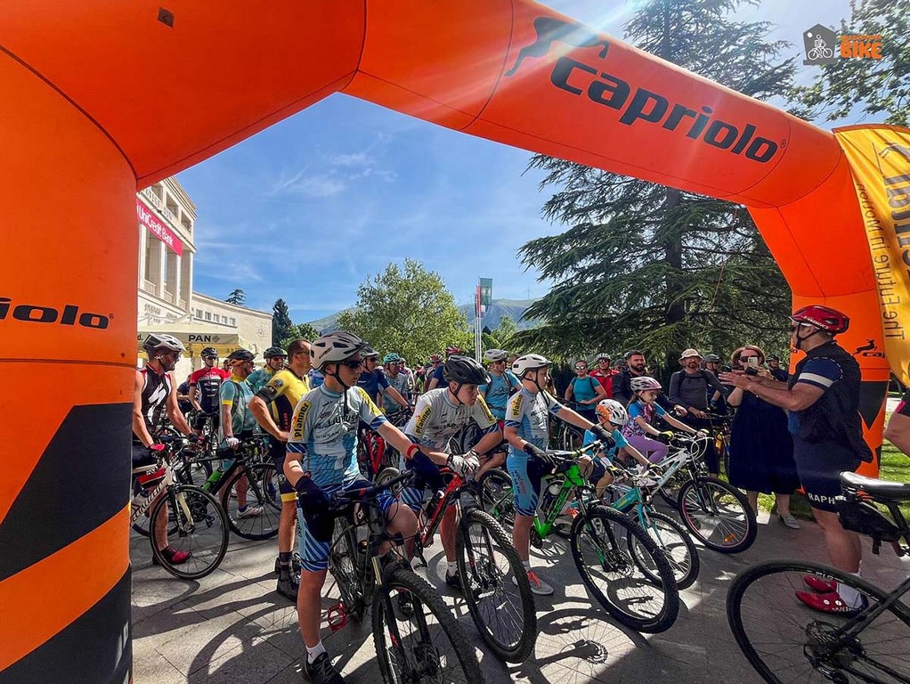 FOTO | Preko 200 sudionika sudjelovalo na Ćiro biciklijadi od Mostara do Počitelja