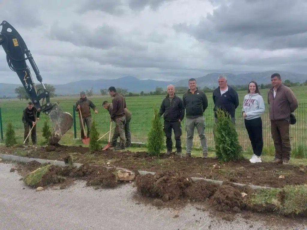 Centar Nova nada u obilježavanju Dana planeta Zemlje – zasadili oko stotinu stabala! (foto)