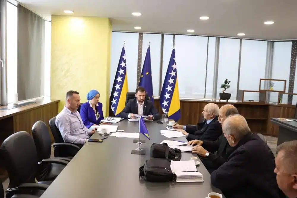 Delić s predstavnicima umirovljenika o povećanju mirovina