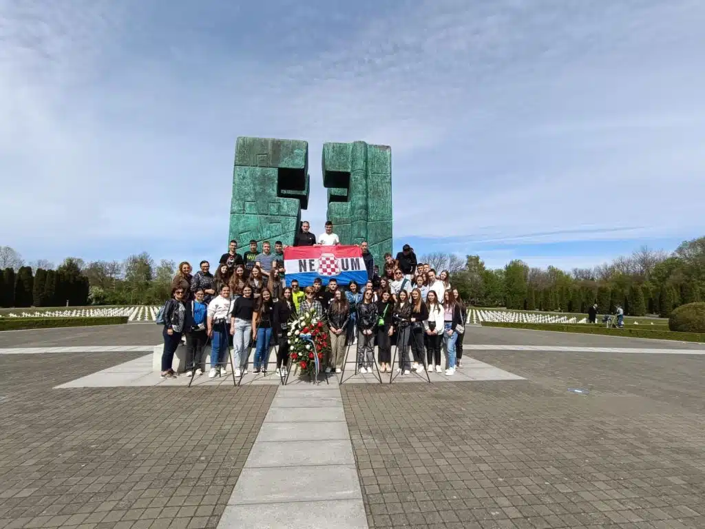 FOTO | Završni razredi Osnovne škole Kardinala Stepinca posjetili Vukovar