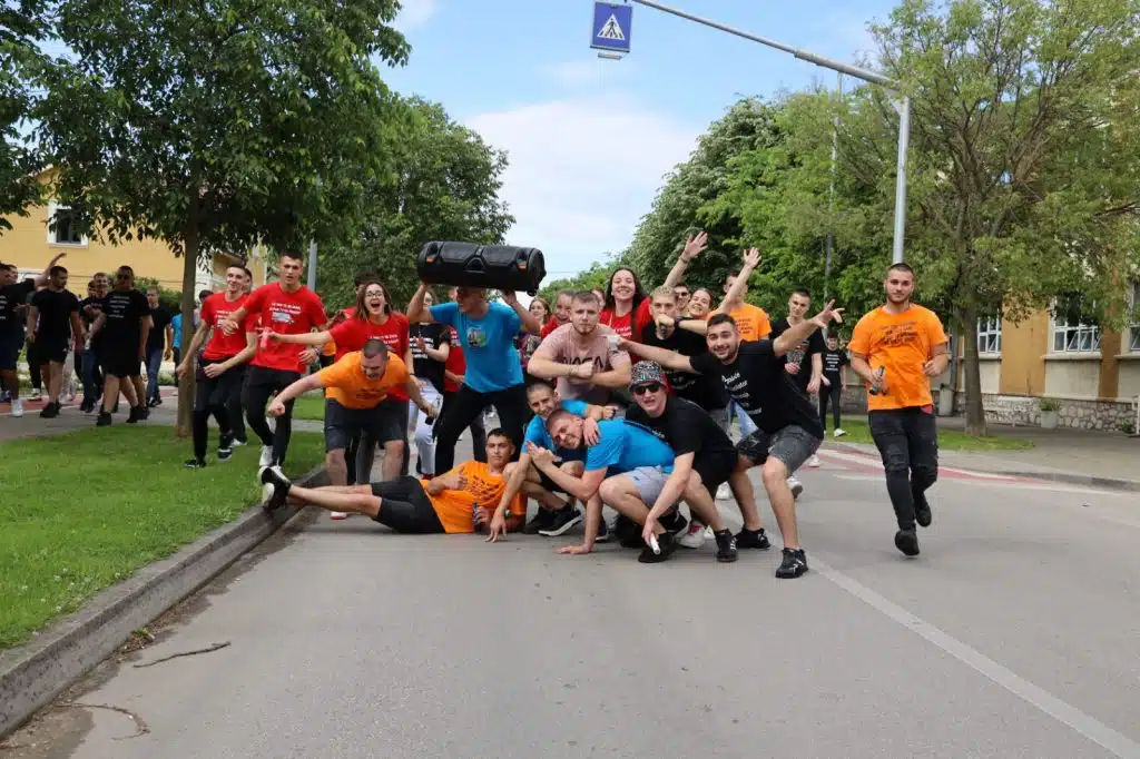 Foto: Ljubuški maturanti na ulicama grada