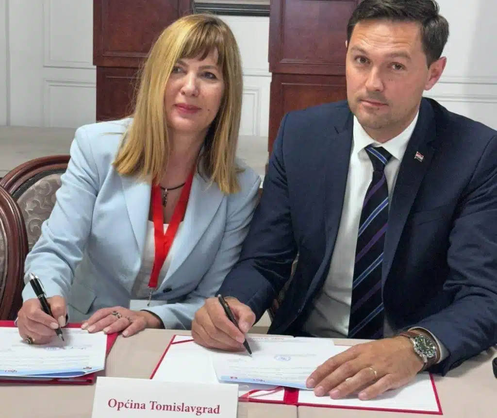 FOTOGRAFIJE: KONFERENCIJA „Zdravi zajednici u Bosni i Hercegovini”