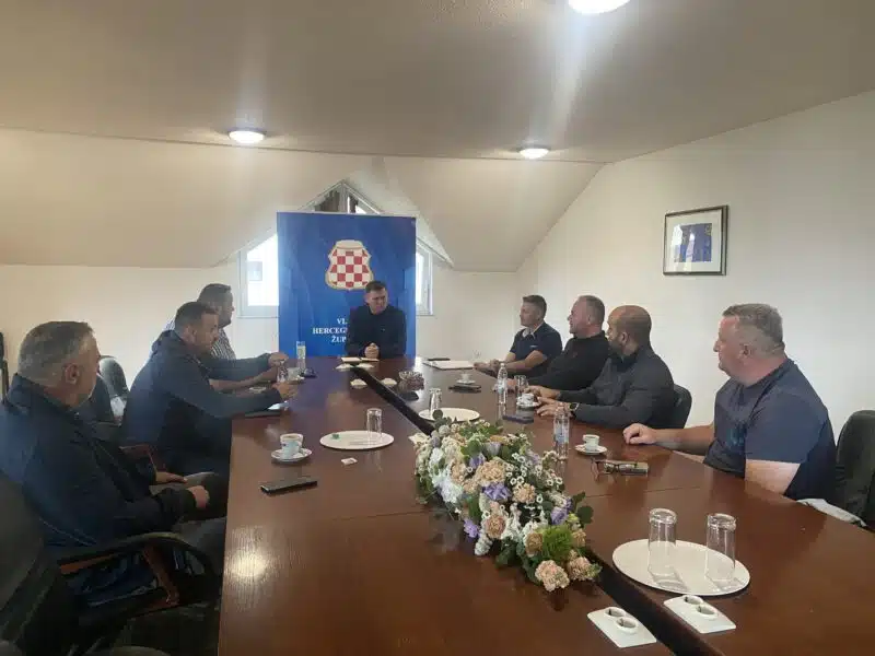 Ministar Perić sastao se s predstavnicima uzgajivača krava-tele