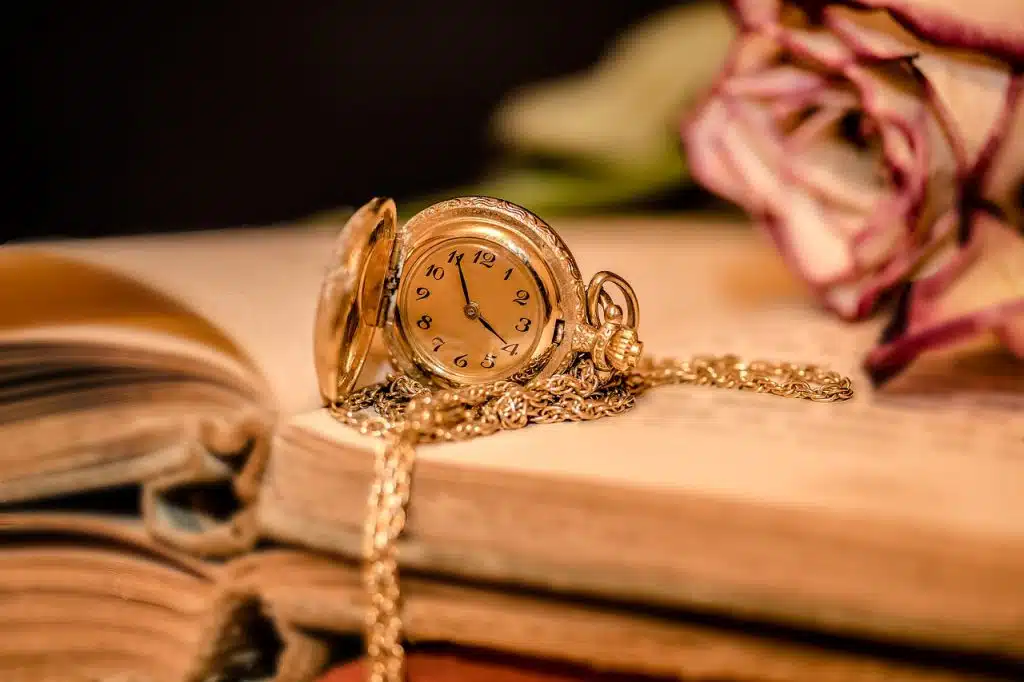 ŠTA ZNAČI KADA SAT POKAZUJE 10:10?