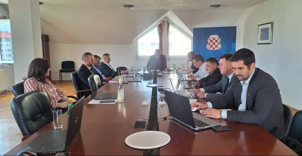 Vlada HBŽ: Za sponzoriranje maturalnih večeri srednjih škola HBŽ izdvojeno oko 10 tisuća maraka