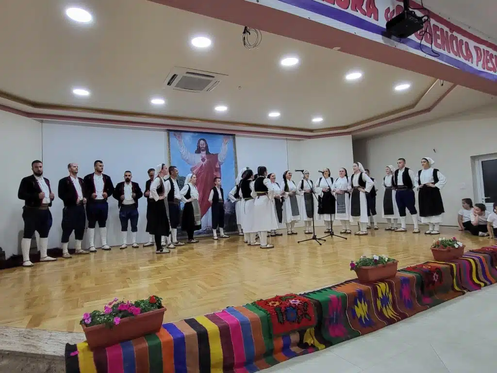 Smotra folklora "Studenčica pjesmu nosi" održana u Studencima