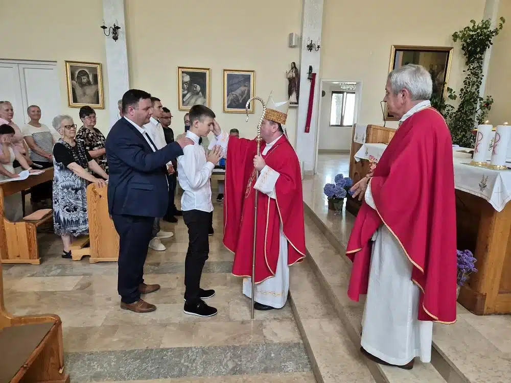 Biskup Palić podijelio sakrament potvrde u župi Hutovo
