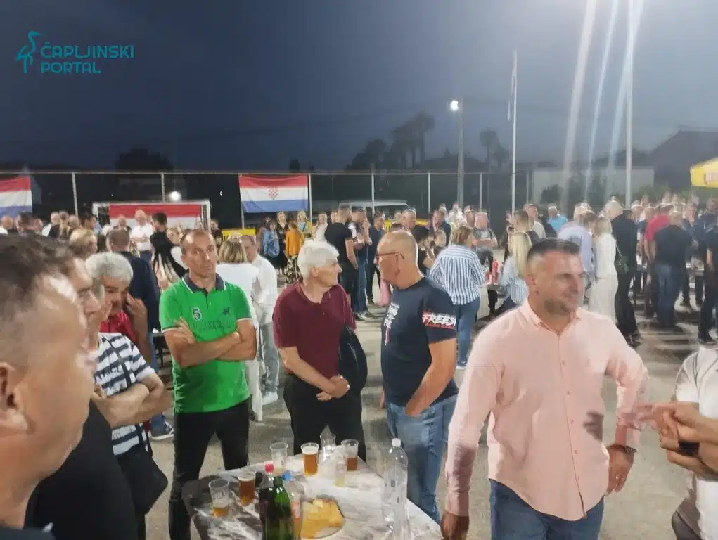 FOTO | Kulturno-zabavni program povodom Lipanjskih zora održan u Čeljevu