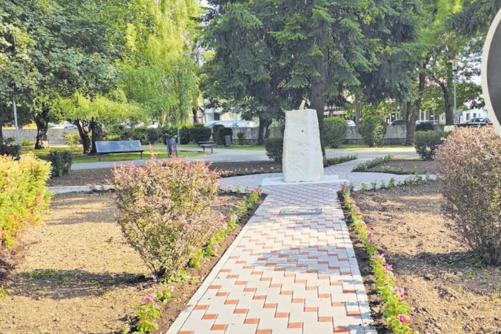 Livnjaci su naučili šivati i saditi voćke, a tu vještinu prenose i na svoju djecu i danas.