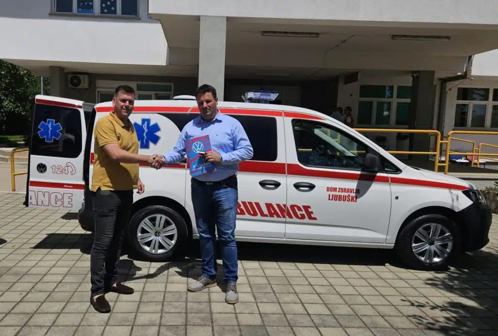 Primopredaja novog vozila sanitetskog prijevoza održana u Domu zdravlja Ljubuški