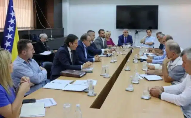 Umirovljenici sastali se s Vladom FBiH, moguća jednokratna pomoć