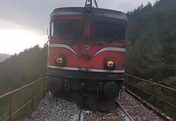 VIDEO | Vlak iskočio iz tračnica na putu prema Čapljini