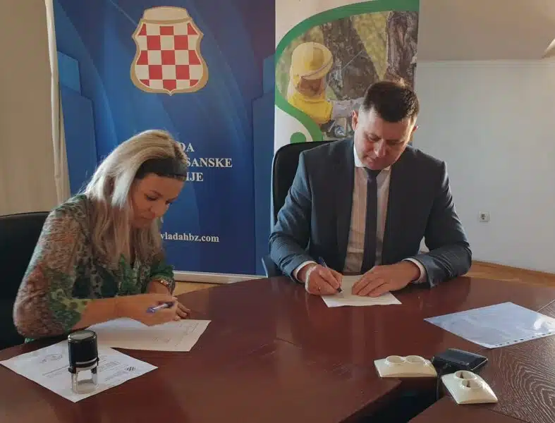 Vlada Hercegovačko-neretvanske županije potpisala ugovore vrijedne 700 000 KM za sufinanciranje vodoprivrednih projekata na županijskom području