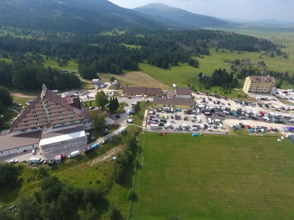 Ljetna sezona na Kupresu: Moto entuzijasti s Ahri Ski centra okupljaju se iz cijelog svijeta