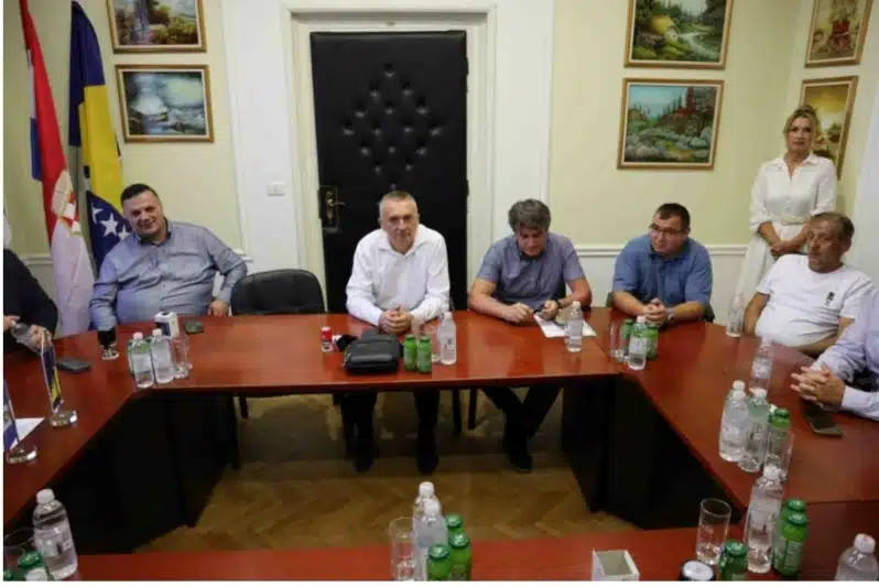 FOTO VIDEO| Potpisani ugovori u Ljubuškom vrijedni 1.948.000 KM, u Neumu 80.000 KM