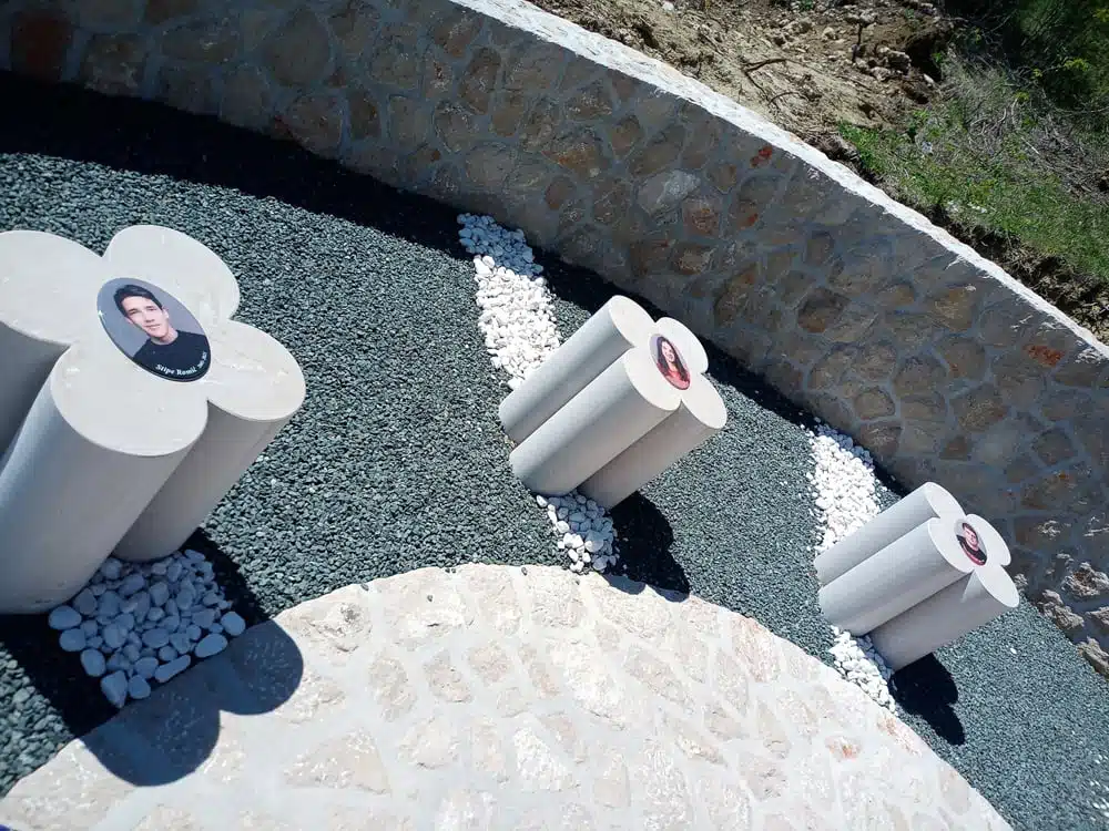 Uskoro će biti dovršen i blagoslovljen spomenik posuškim anđelima.