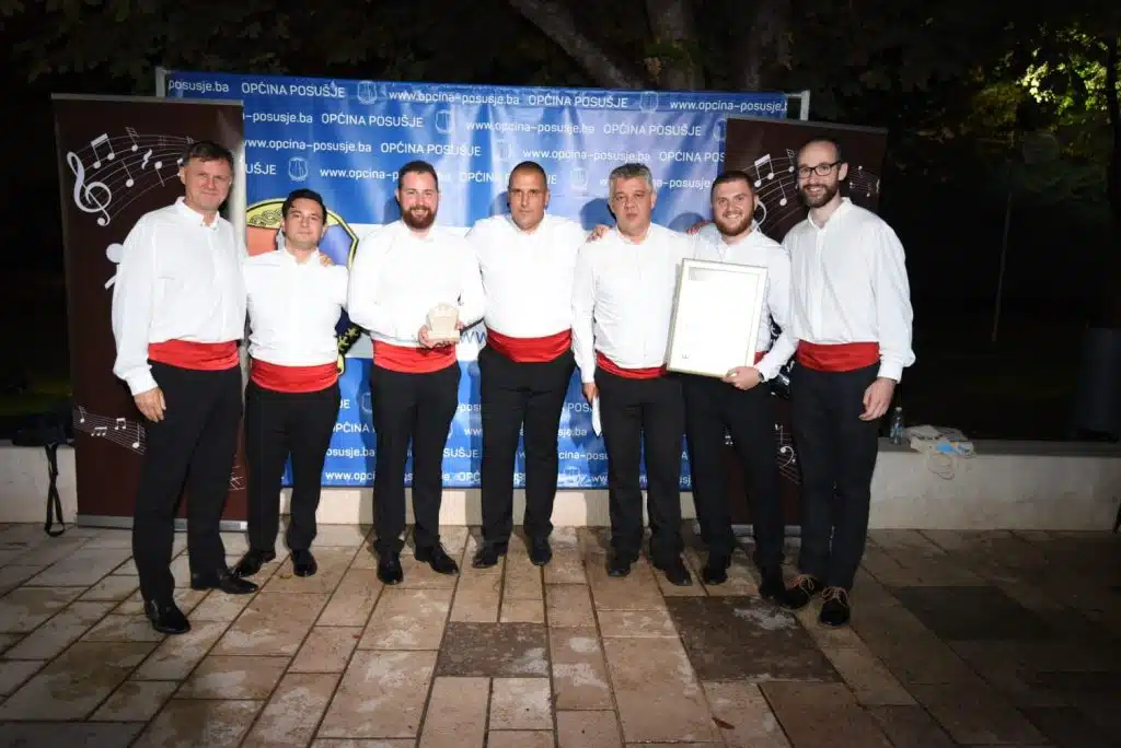 Prva večer 10. Festivala klapske pisme u Posušju 2024: Vinčace osvojile posuški stećak, a Bistrica nagradu publike!