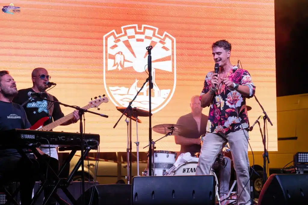 FOTO| Adi Šoše održao nezaboravan koncert u Neumu