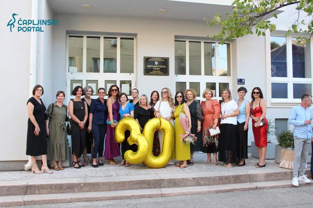 FOTO | Maturanti iz Čapljine proslavili 30 godina mature!