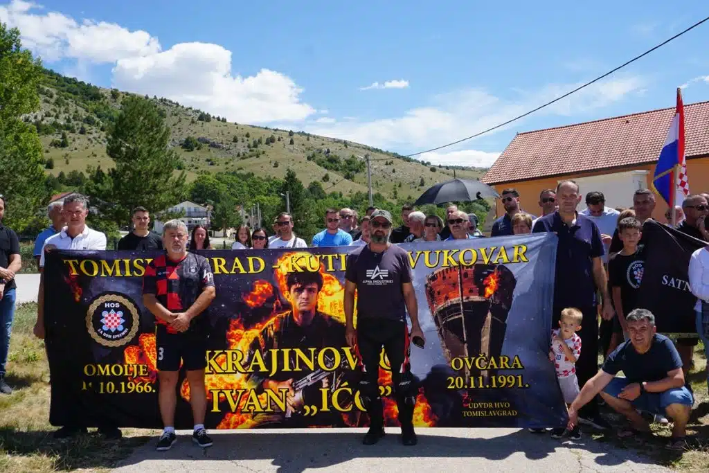 Ponosni Omoljani na svoga heroja iz Vukovara – Ivana Krajinovića „Iću“