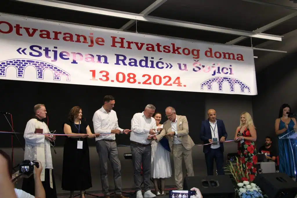 Šujica: Solen otvoren obnovljeni “Hrvatski dom Stjepan Radić” (foto galerija)