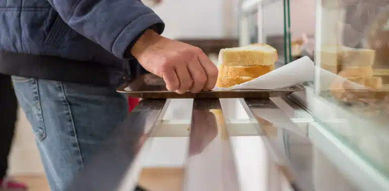 U BiH raste broj korisnika pučkih kuhinja, trenutno 19.000