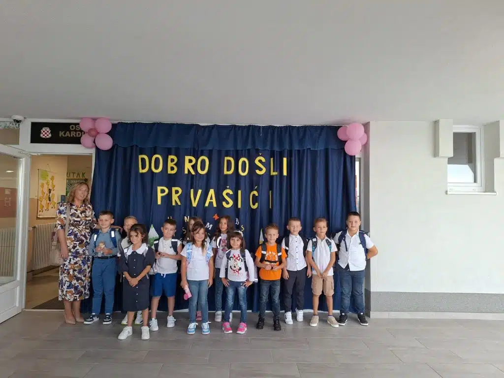 FOTO| Početak nove školske godine za prvašiće: Poseban dan
