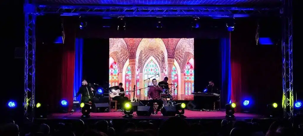 Emotivna večer Armina Muzaferije u Livnu, uz koncert i borce za međureligijski dijalog, muallima Šejlu i časnu sestru Blanku.